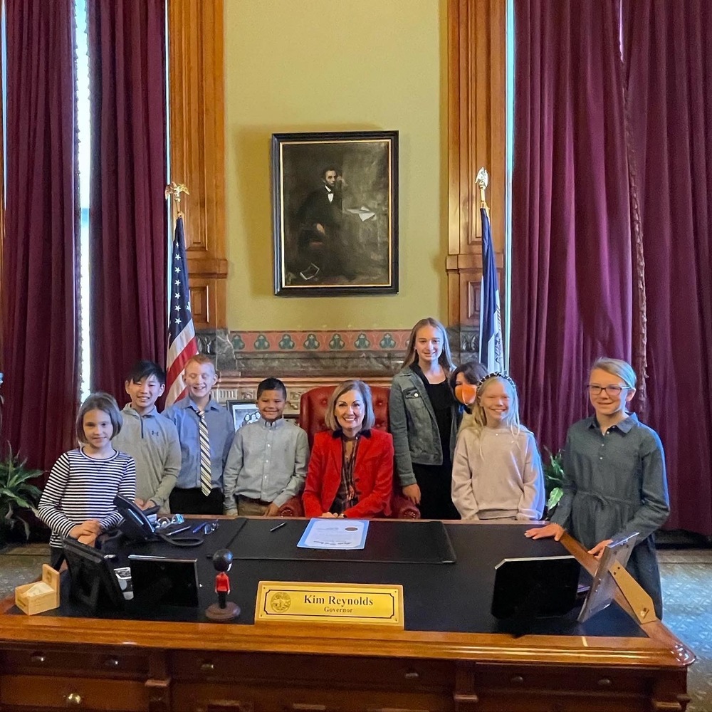 van-meter-school-joins-governor-reynolds-at-the-iowa-state-capital-as